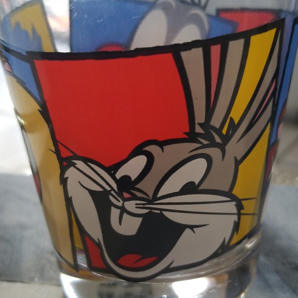1994 Looney Tunes Warner Brothers TM Glass Tumbler